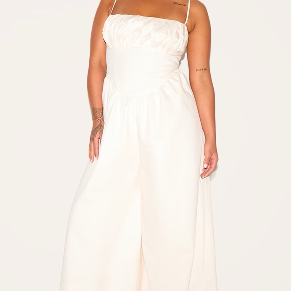 PLUS CREAM PREMIUM RUCHED CORSET DETAIL WIDE LEG JUMPSUIT - Picture 3 of 5